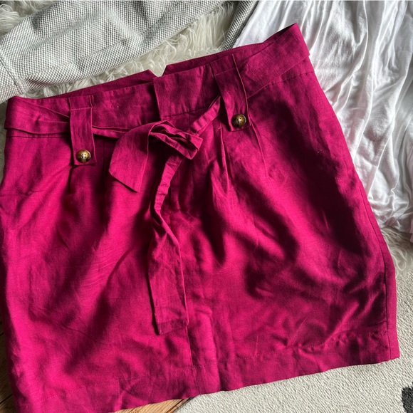 Banana Republic Magenta Skirt - Size 10 - Picture 3 of 4